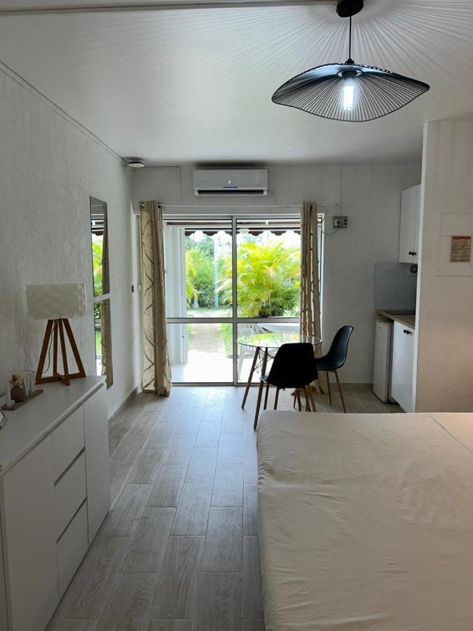 Superbe Studio Avec Piscine, Au Coeur De La Marina! Village Soleil ! Proche Aeroport & Ferry Le Gosier  Ngoại thất bức ảnh
