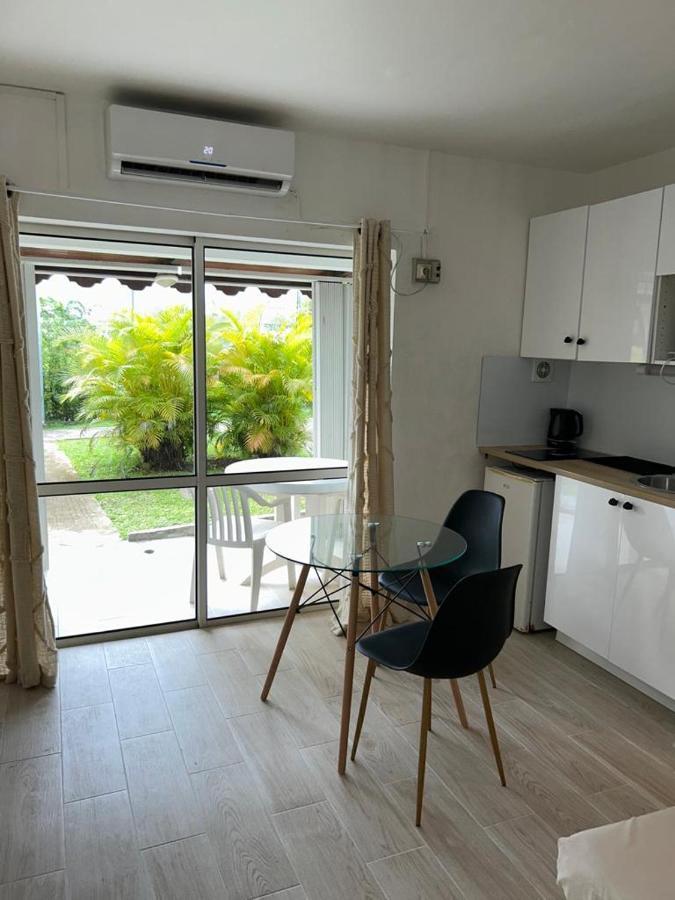 Superbe Studio Avec Piscine, Au Coeur De La Marina! Village Soleil ! Proche Aeroport & Ferry Le Gosier  Ngoại thất bức ảnh