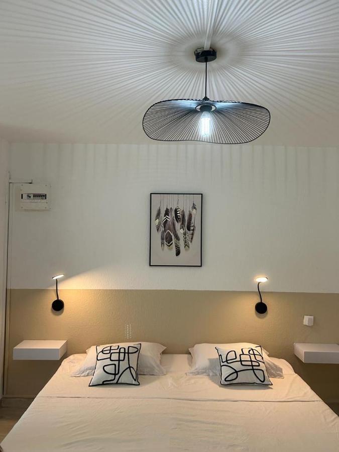Superbe Studio Avec Piscine, Au Coeur De La Marina! Village Soleil ! Proche Aeroport & Ferry Le Gosier  Ngoại thất bức ảnh