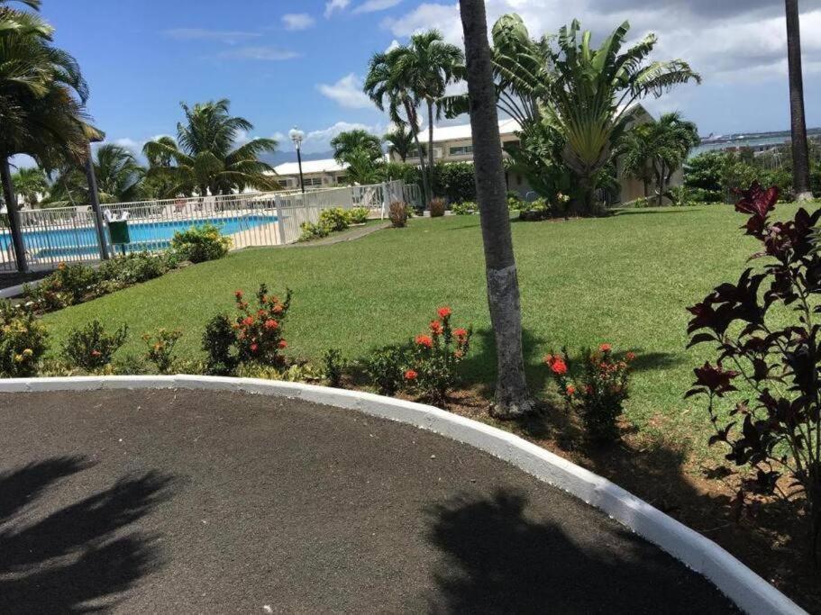 Superbe Studio Avec Piscine, Au Coeur De La Marina! Village Soleil ! Proche Aeroport & Ferry Le Gosier  Ngoại thất bức ảnh